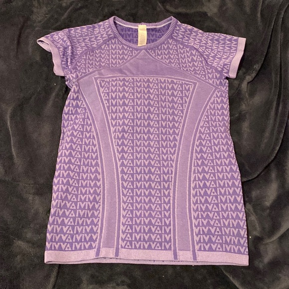 Ivivva shirt sleeve - Picture 1 of 2